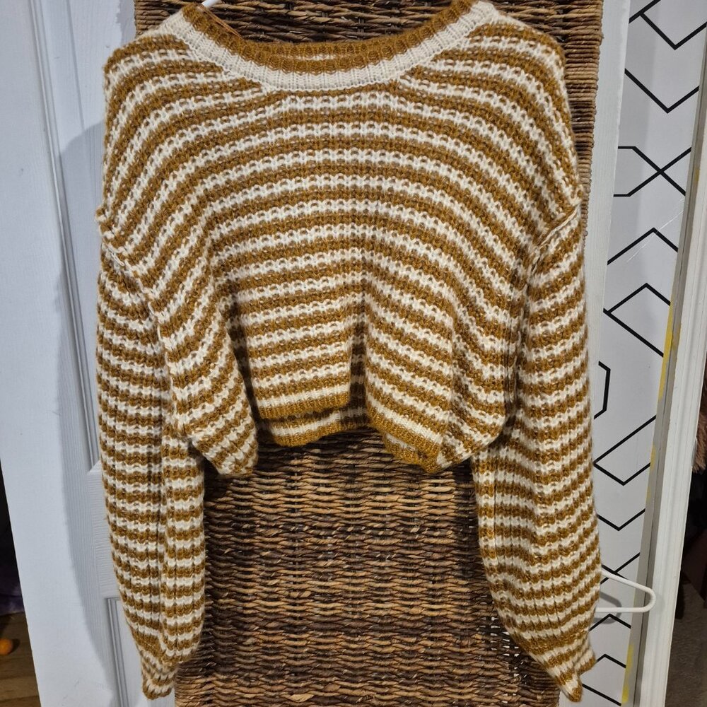 C isa Stripe Crop Sweater